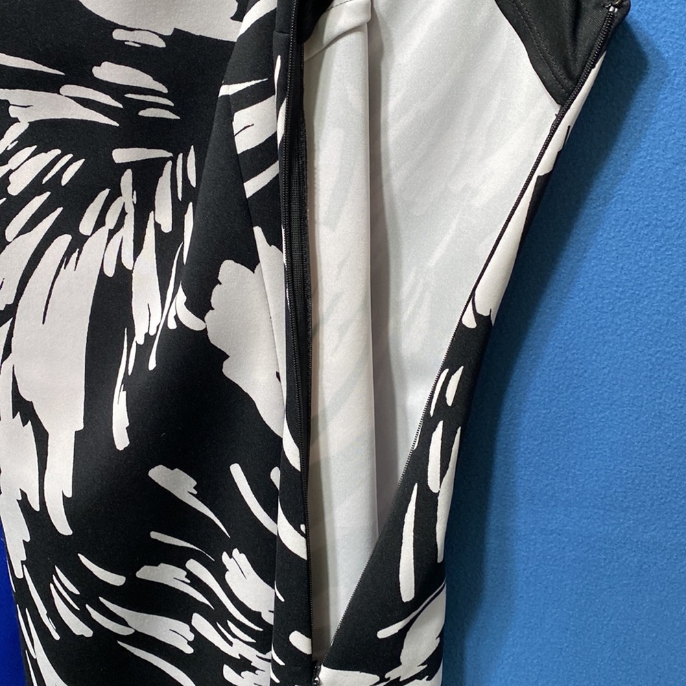 Very elegant dress with short sleeves and side zipper Maggy London size 8 used - Picture 5 of 12